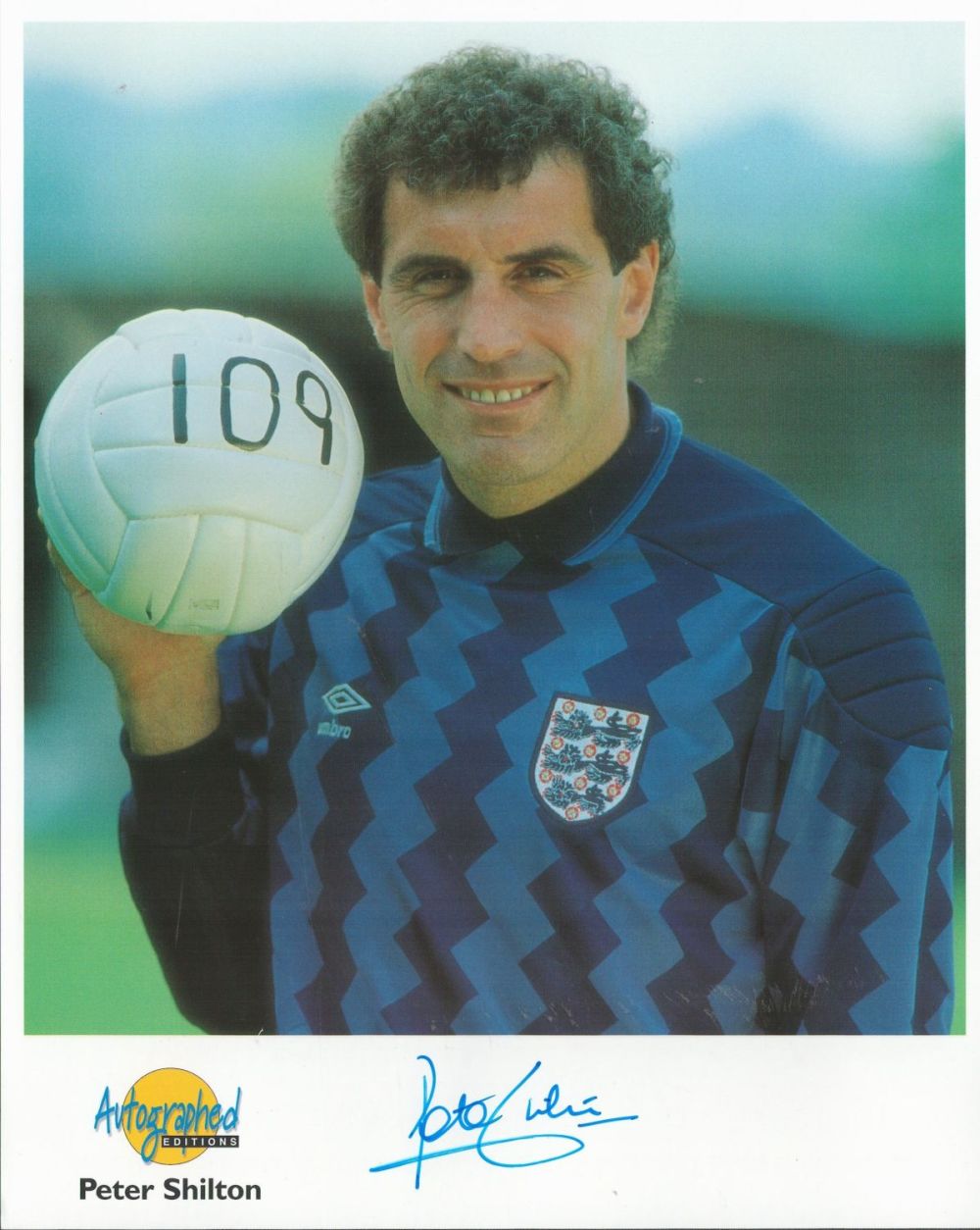 Lot 699: Football. Peter Shilton Signed 10x8 colour Autographed Editions...
