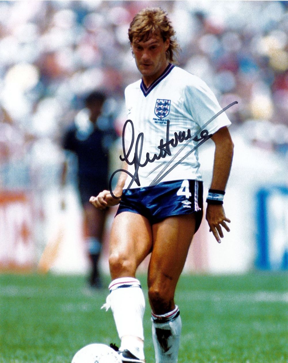 Lot 703: Glenn Hoddle signed 10x8 colour photo. Hoddle is...