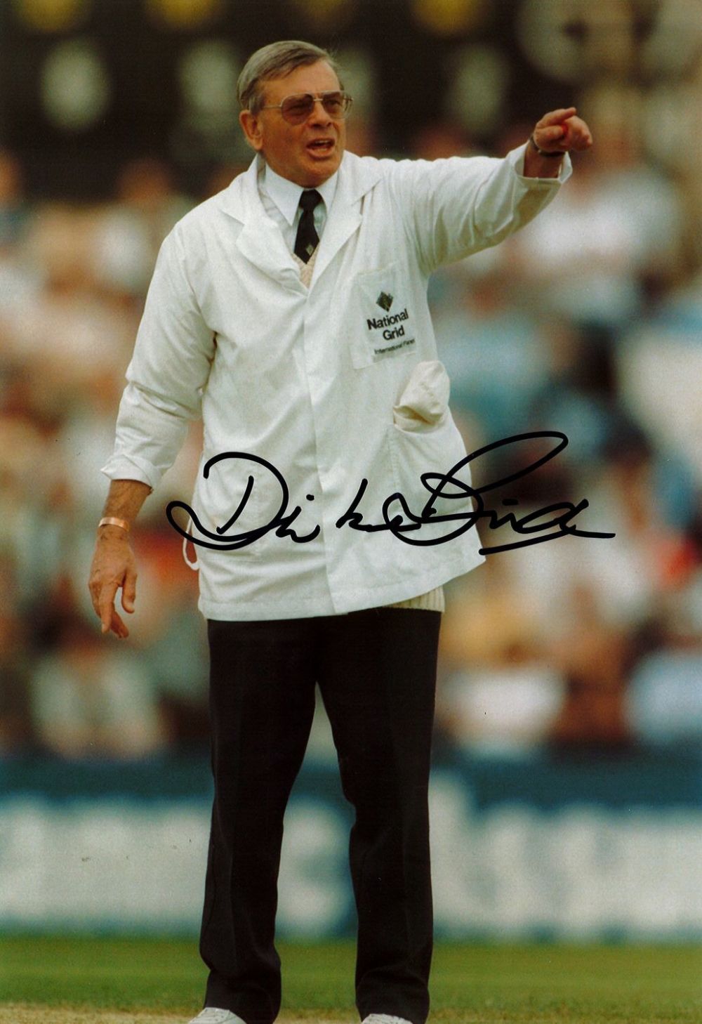 Lot 705: Dickie Bird signed 12x8 colour photo. Bird, OBE,...