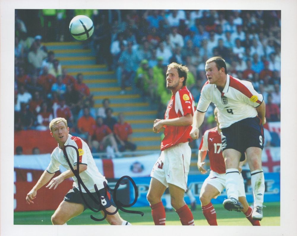 Lot 725: Football Paul Scholes Signed 10x8 inch Colour England...