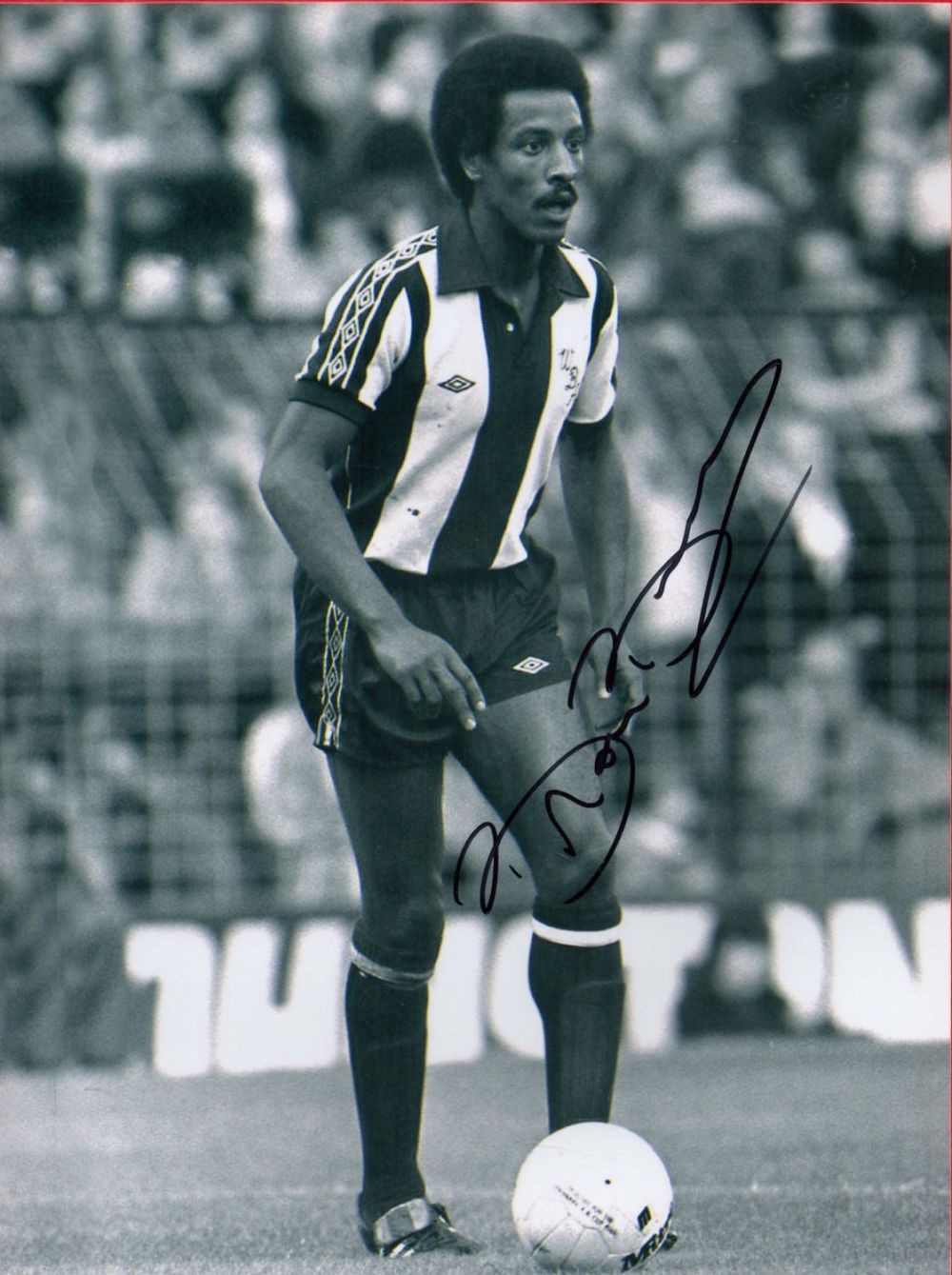 Lot 328: Brendon Batson signed 8x6 West Bromwich Albion black...