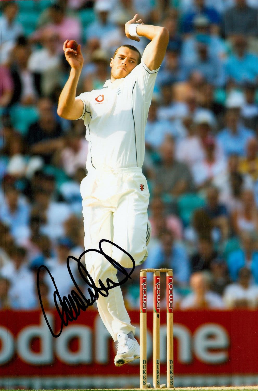 Lot 342: Chris Tremlett signed 12x8 colour photo. Christopher Timothy...
