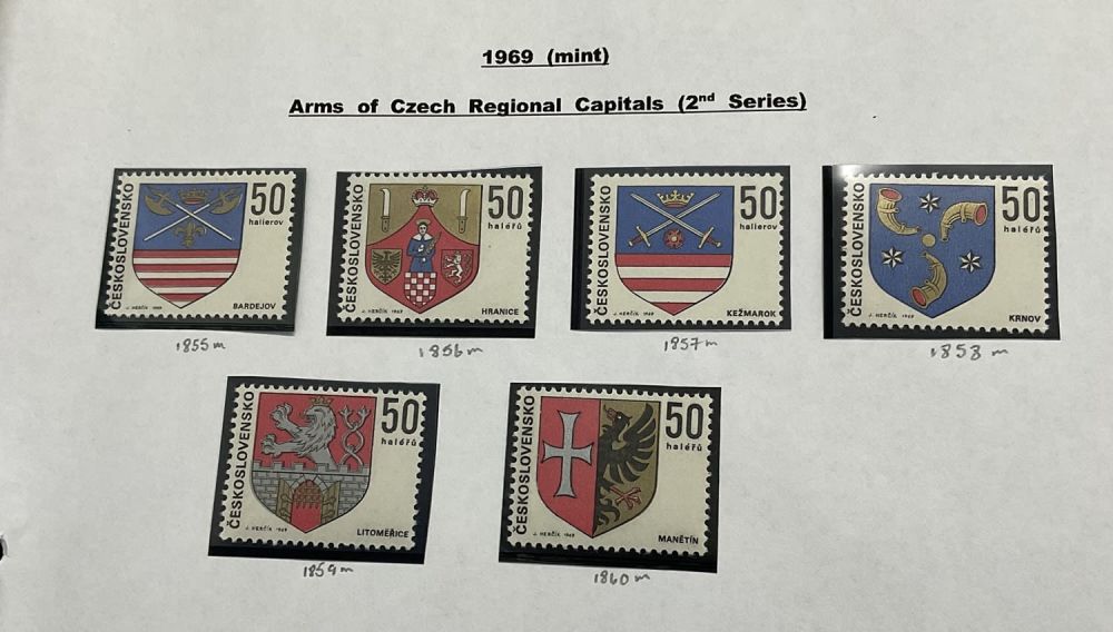 Lot 77: Czechoslovakia 1961-1975 stamps in binder and some on...