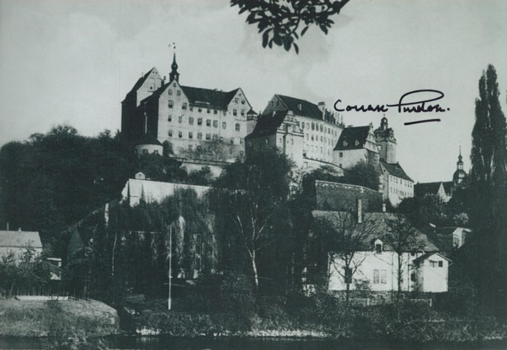 Lot 44: WW2 Corran Purdon MC signed 12 x 8...