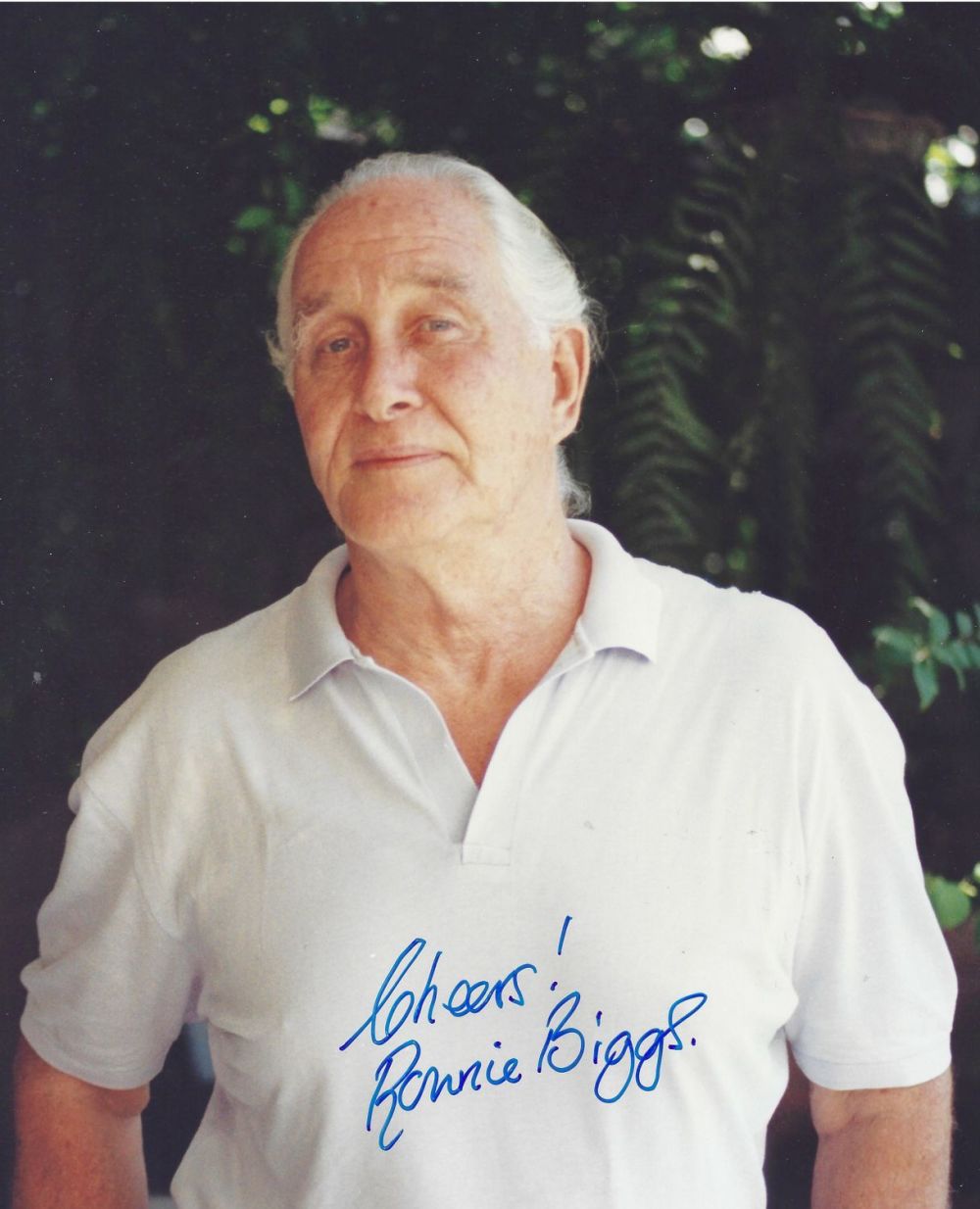 Lot 201: Ronnie Biggs signed 10x8 colour photograph. Biggs was...