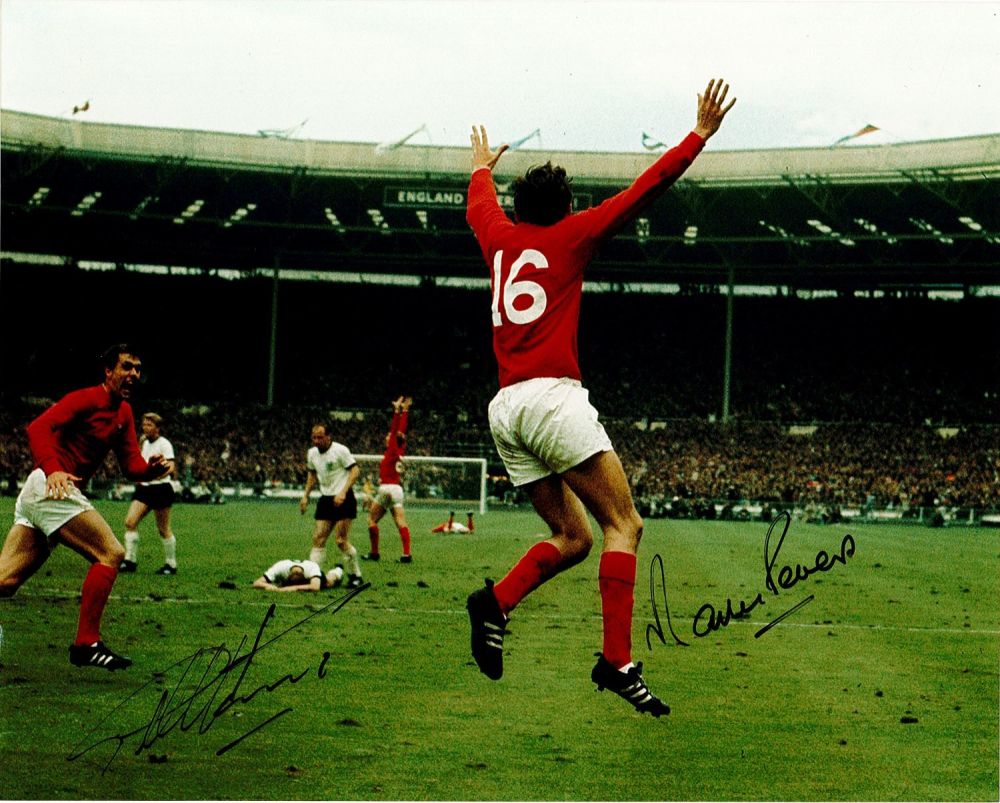 Lot 226: Geoff Hurst and Martin Peters signed 10x8 1966...