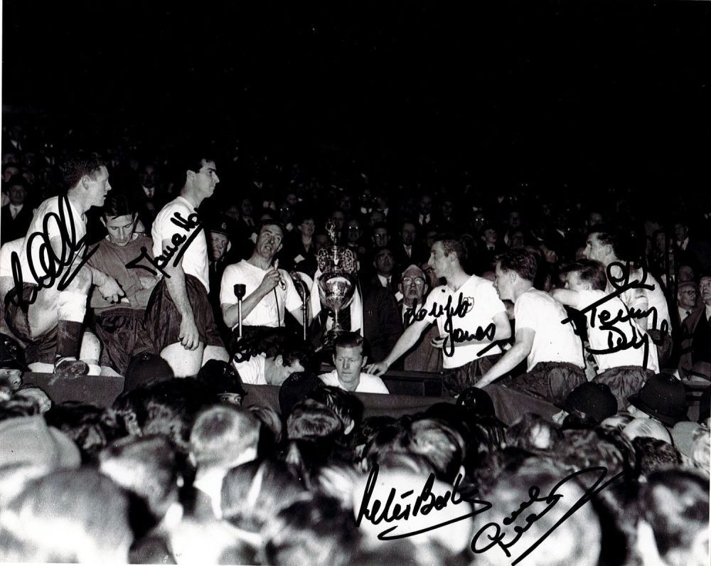 Lot 236: Tottenham Hotspur 1961 League Champions multi signed 10x8...