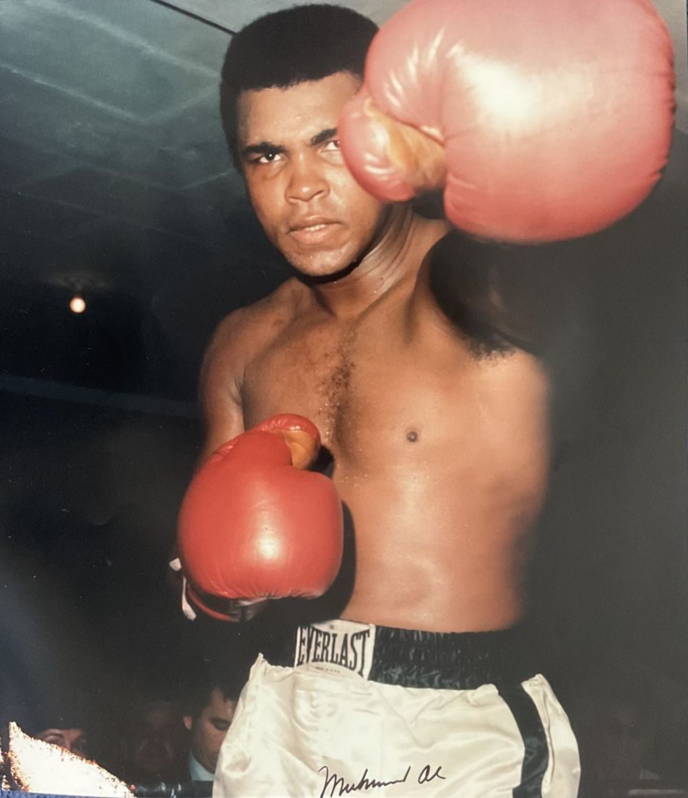 Lot 339: Muhammad Ali signed 18x16 colour photo superb image...