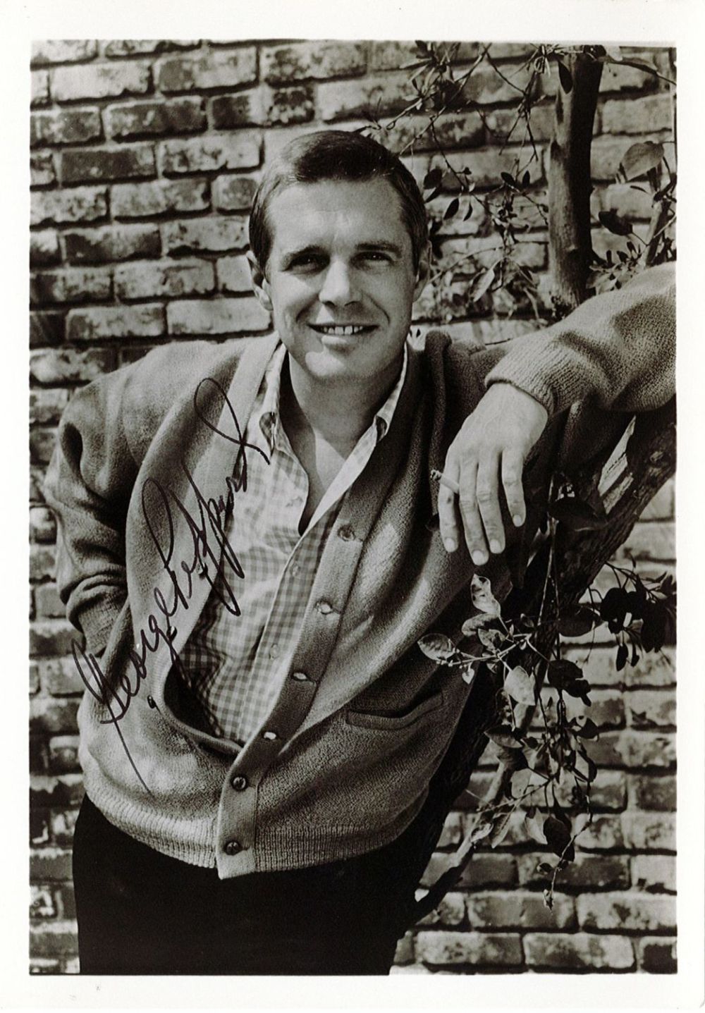 Lot 346: George Peppard signed 7x5 black and white vintage...