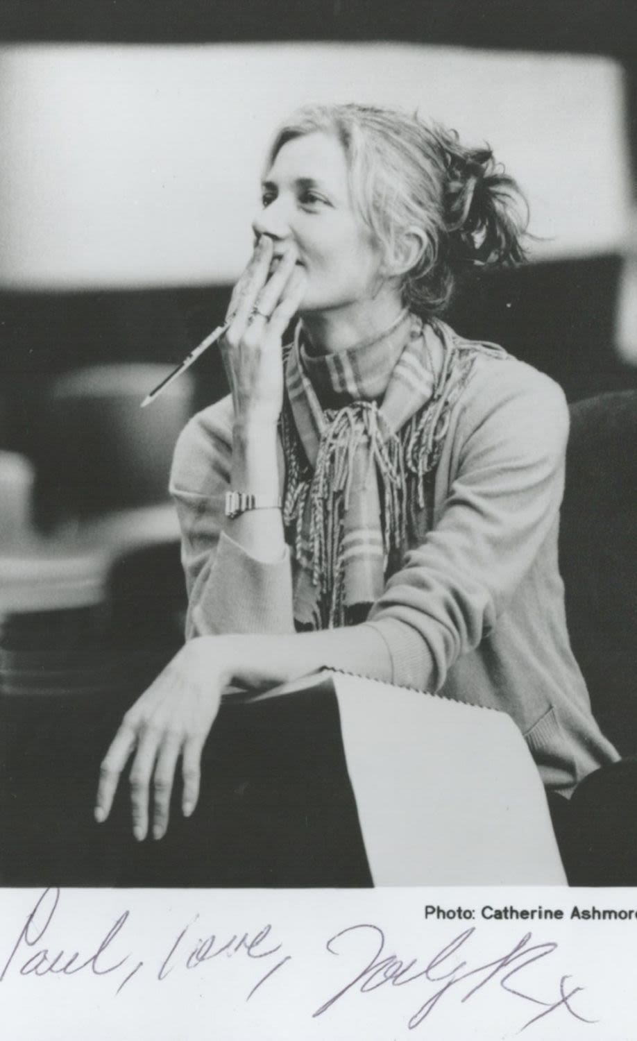 Lot 61: Actor Joely Richardson signed 6 x 4 inch...