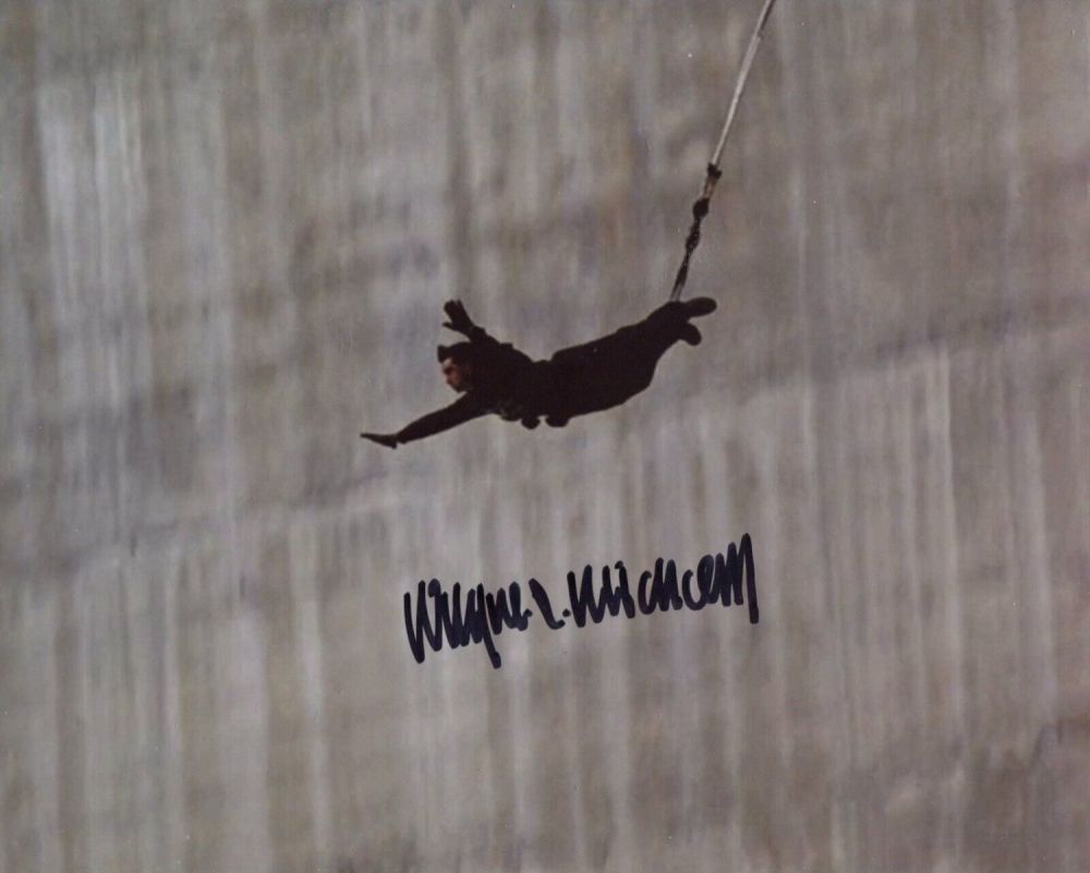 Lot 168: 007 James Bond movie Goldeneye bungee 8x10 photo...