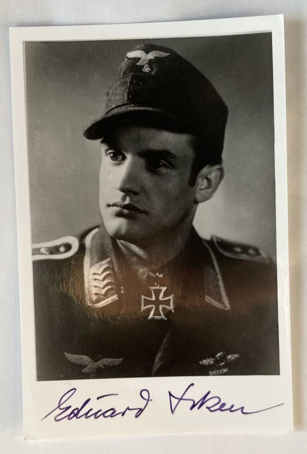 Lot 266: WW2 Luftwaffe ace Eduard Isken KC signed 6...
