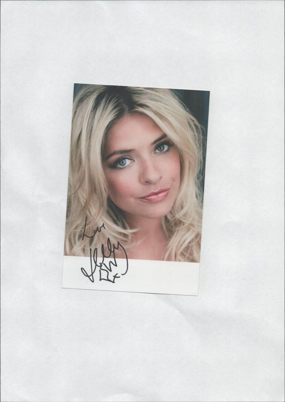 Lot 289: Holly Willoughby signed 6x4 colour photo. Holly Marie...