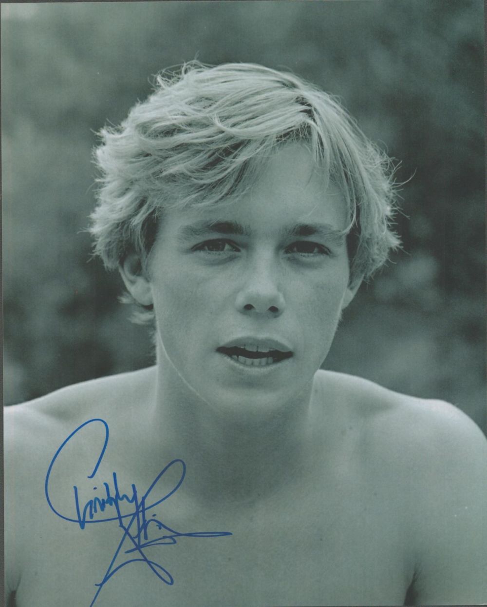 Lot 371: Christopher Atkins signed 10x8 black and white photo....