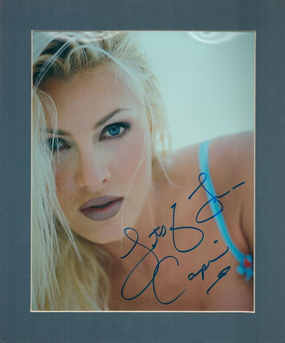 Lot 533: Faith Hill Country Singer Signed Mounted 10x12 Photo....