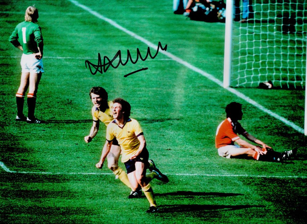 Lot 668: Alan Sunderland Arsenal signed 16 x 12 Coloured...