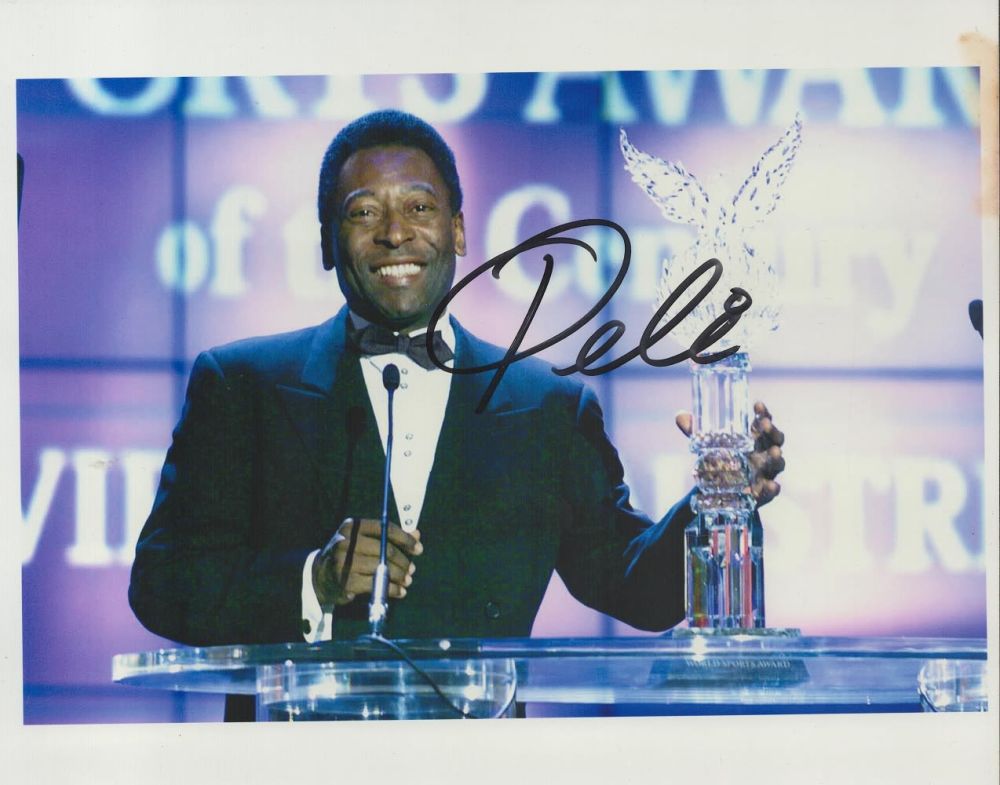 Lot 641: Football Pele signed 10x8 colour photo. Edson Arantes...