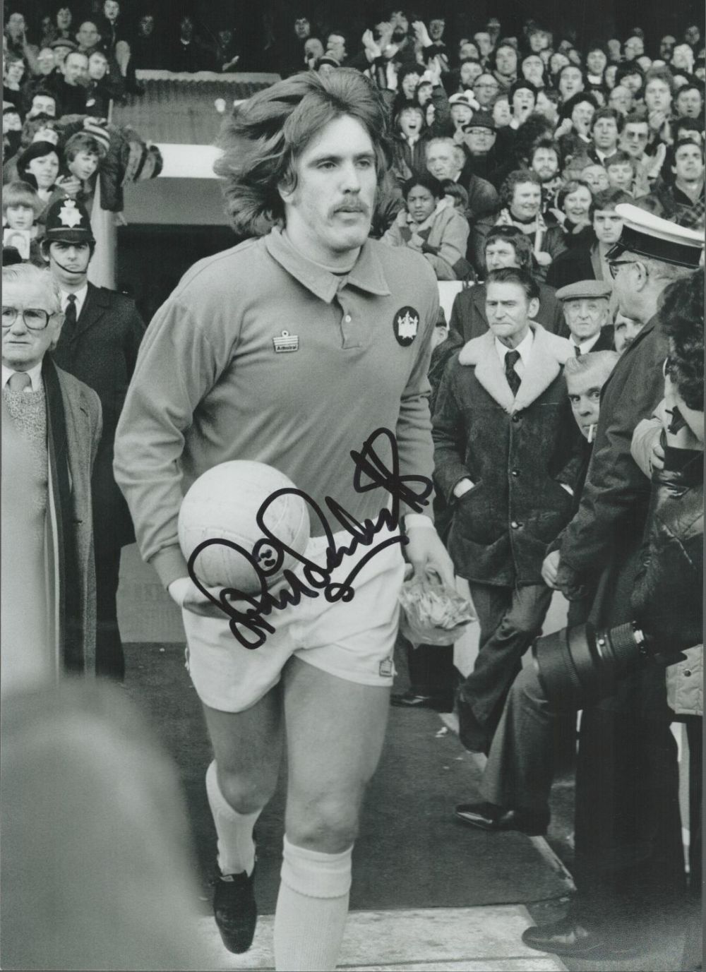 Lot 657: Football Phil Parkes signed West Ham United 12x8...