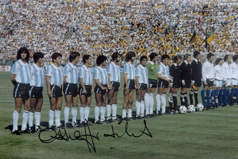 Lot 703: Football Ossie Ardiles signed Argentina 12x8 colour World...
