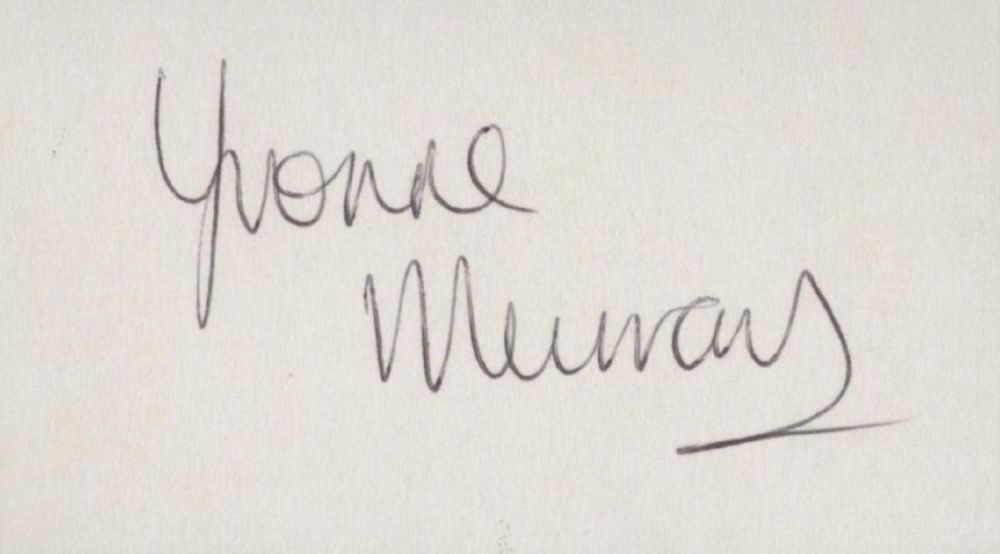 Lot 172: Yvonne Murray white card (measuring approx. 3. 25"x2")...