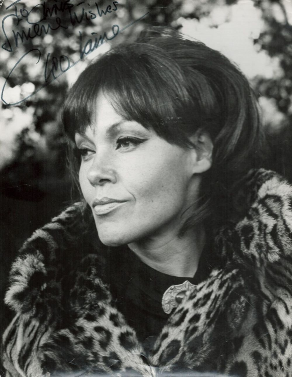 Lot 246: Cleo Laine signed 10x8 black and white photo....