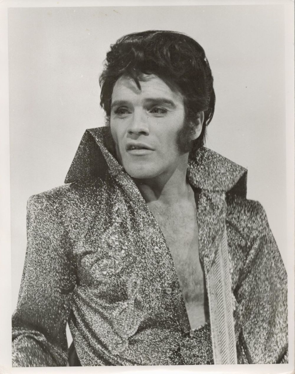 Lot 268: Freddie Starr signed 10x8 black and white photo....