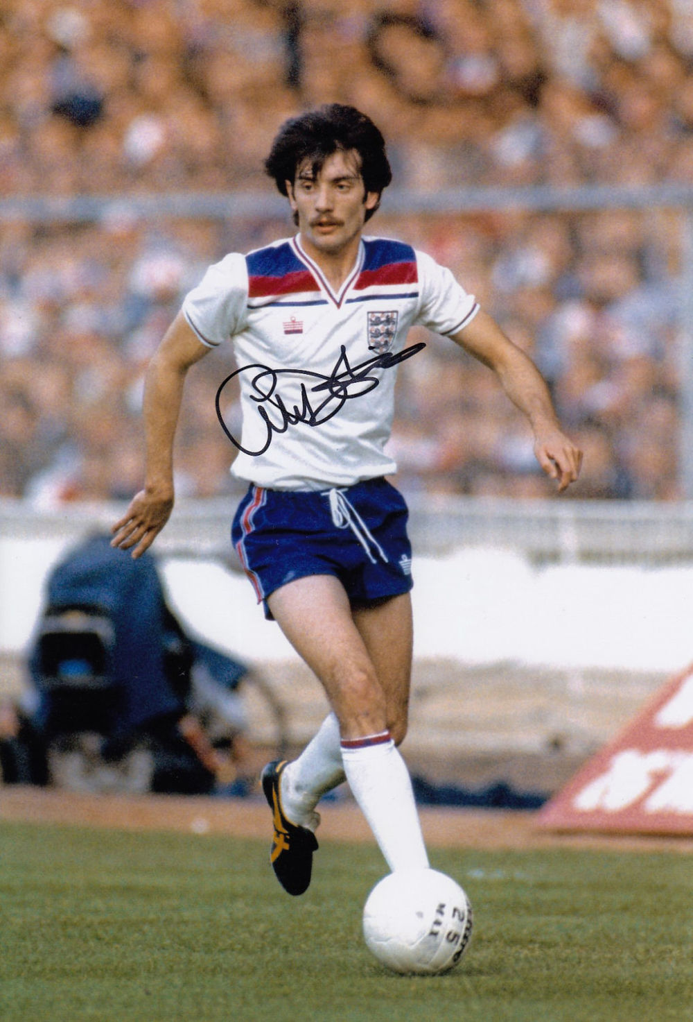Lot 313: Autographed Alan Devonshire 12 X 8 Photo -...