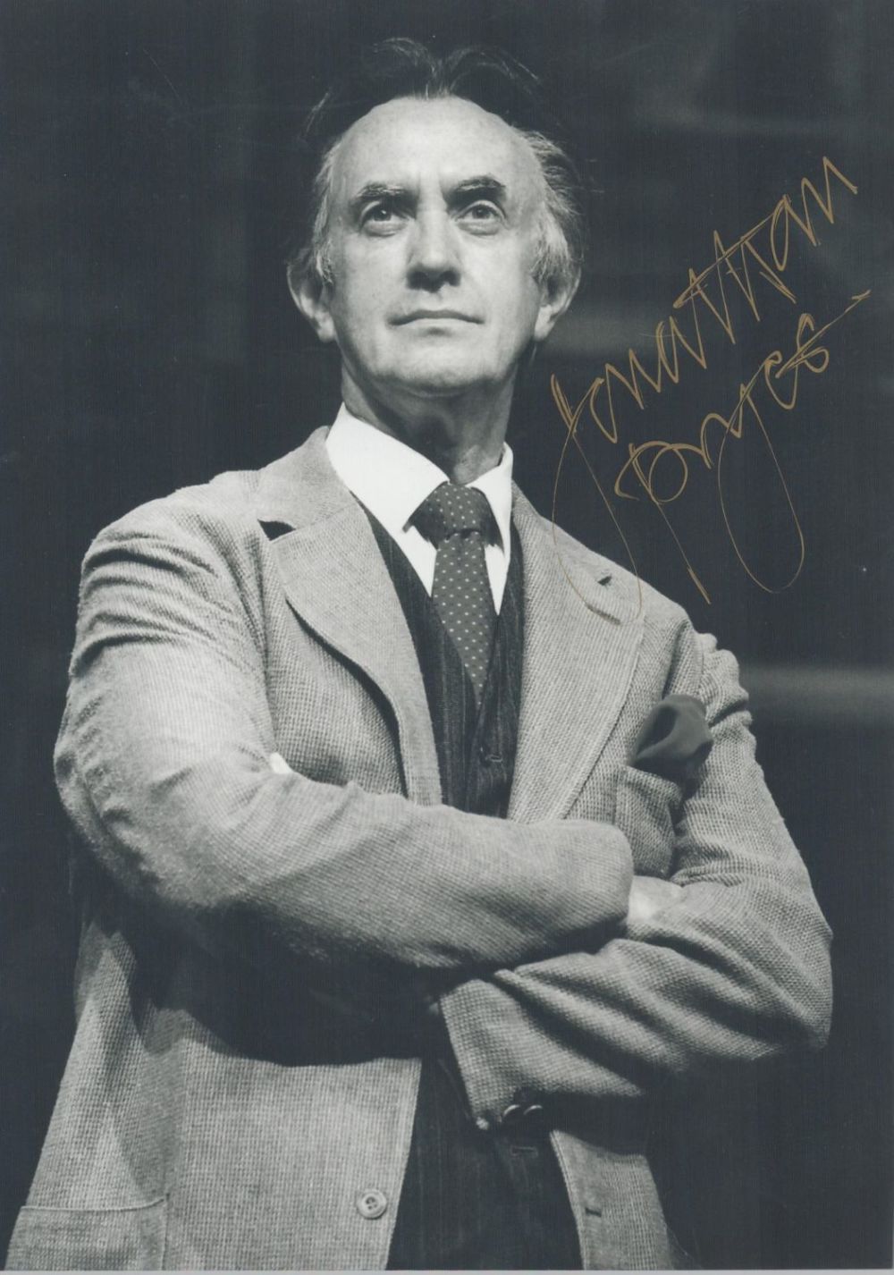 Lot 462: Welsh Actor Sir Jonathan Pryce Signed 7x5 inch...