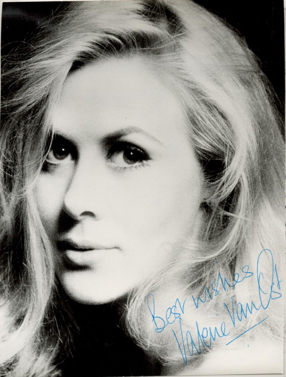 Lot 532: British Actress Valerie Van Ost Signed 8x6 inch...