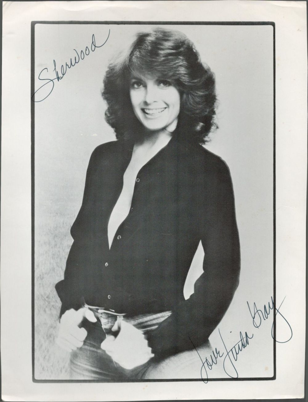 Lot 580: American Actress Linda Gray Signed 10x8 inch Black...