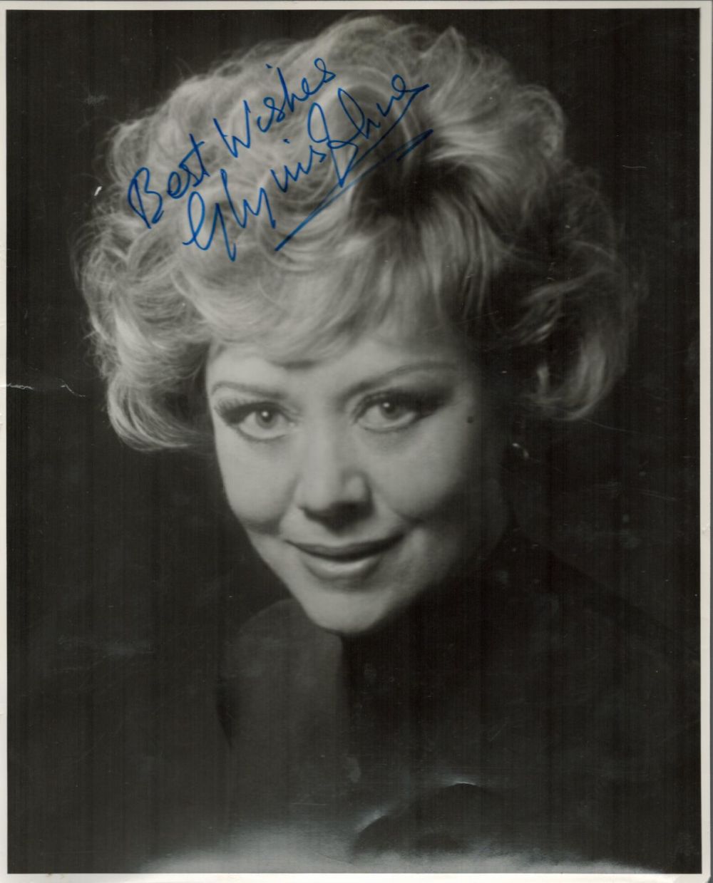 Lot 589: South African-born British Actress Glynis Johns Signed 10x8...