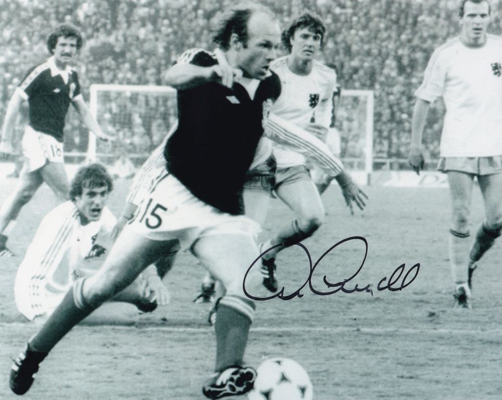 Lot 288: Archie Gemmill, Scotland World Cup Footballer, 10x8 inch...