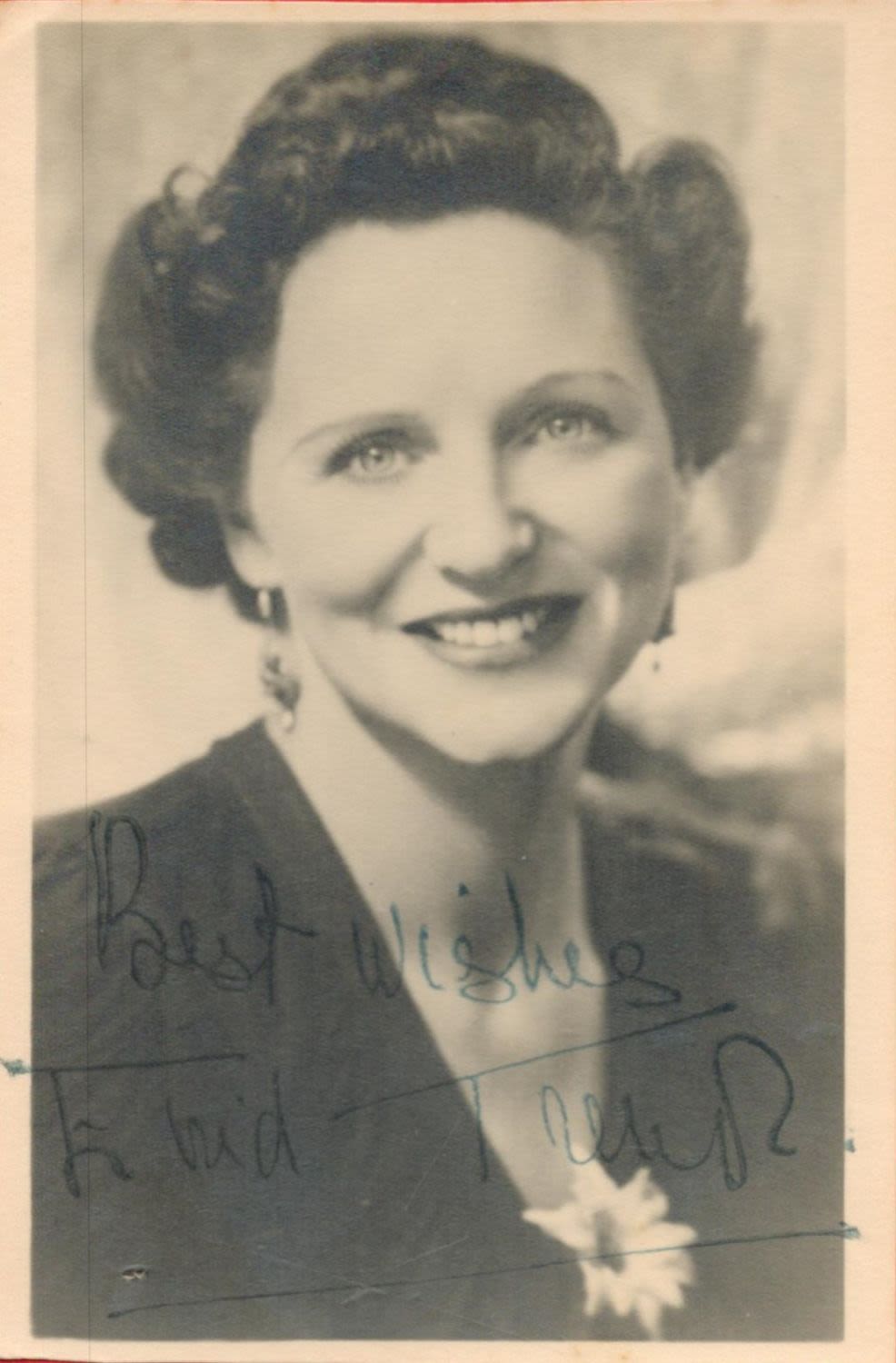 Lot 226: British Actor Enid Trevor Signed 6x4 Vintage Black...