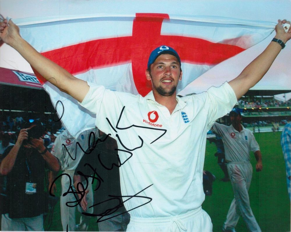 Lot 251: Cricket Steve Harmison Signed 10x8 inch Colour Photo,...