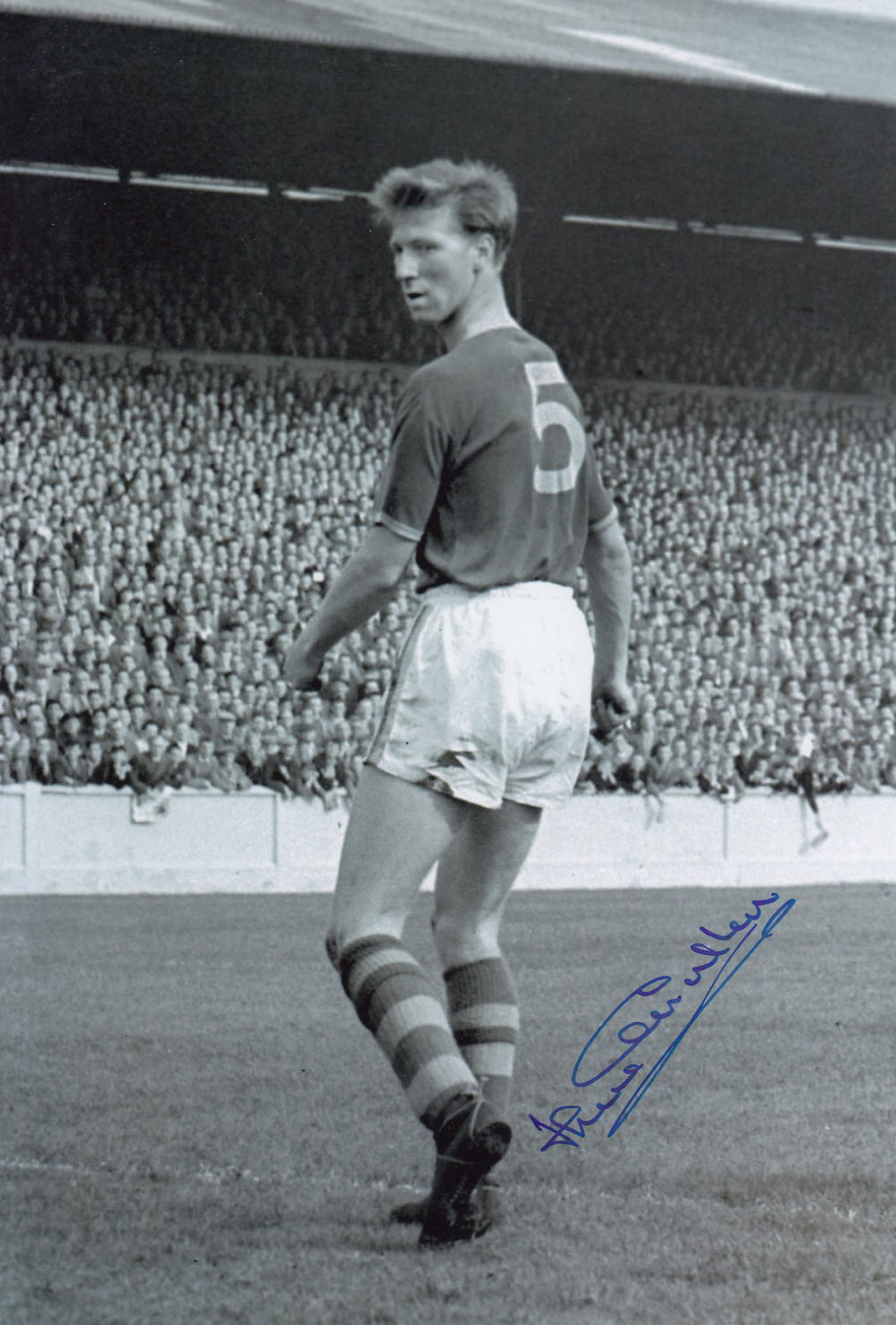 Lot 273: Autographed Jack Charlton 12 X 8 Photo b/w,...