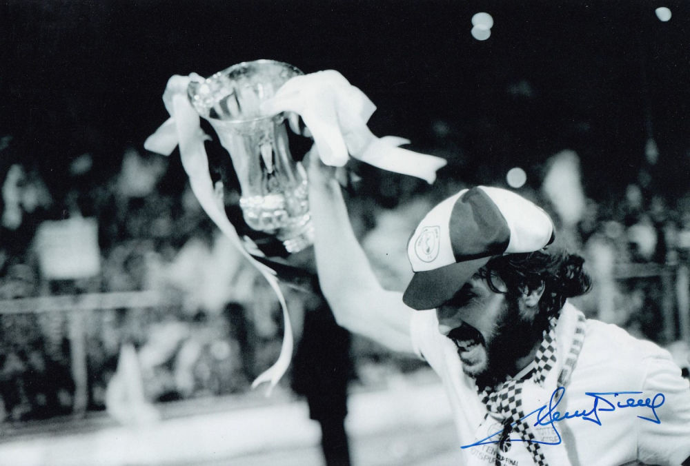 Lot 296: Autographed Ricky Villa 12 X 8 Photo b/w,...