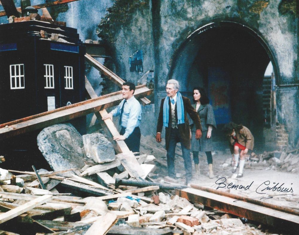 Lot 300: Doctor Who Actor, Bernard Cribbins signed 10x8 colour...