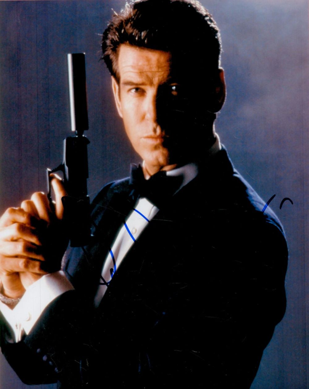 Lot 550: Pierce Brosnan Signed 10x8 inch Colour James Bond...