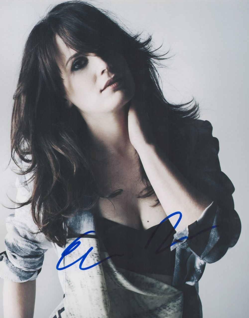 Lot 372: Elizabeth Reaser signed 10x8 colour photo. Good condition....