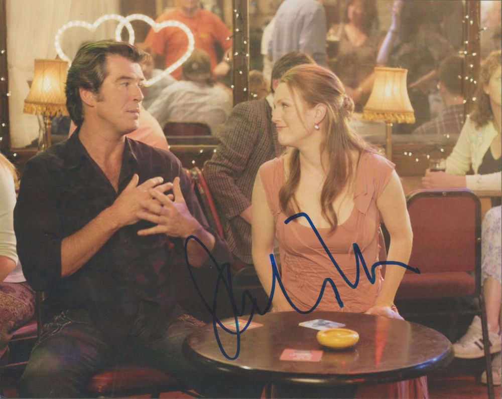 Lot 405: Julianne Moore signed 10x8 colour photo. Good condition....