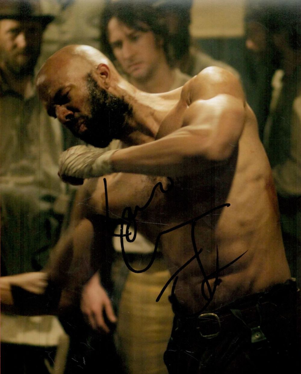 Lot 532: Common signed 10x8 colour photo. Good condition. All...