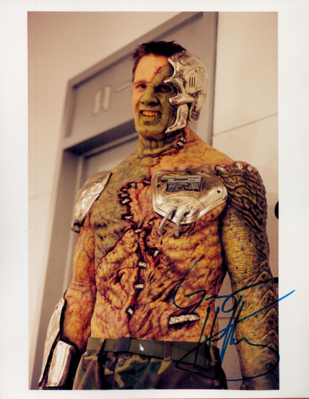Lot 558: George Hertzberg signed 10x8 colour photo. Good condition....