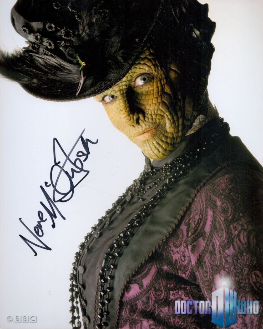 Lot 568: Neve McIntosh signed Dr Who 10x8 colour photo....