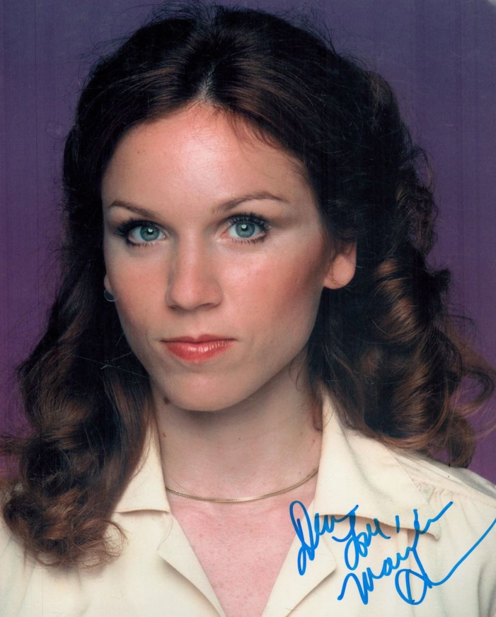 Lot 579: Marilu Henner signed 10x8 colour photo. Good condition....