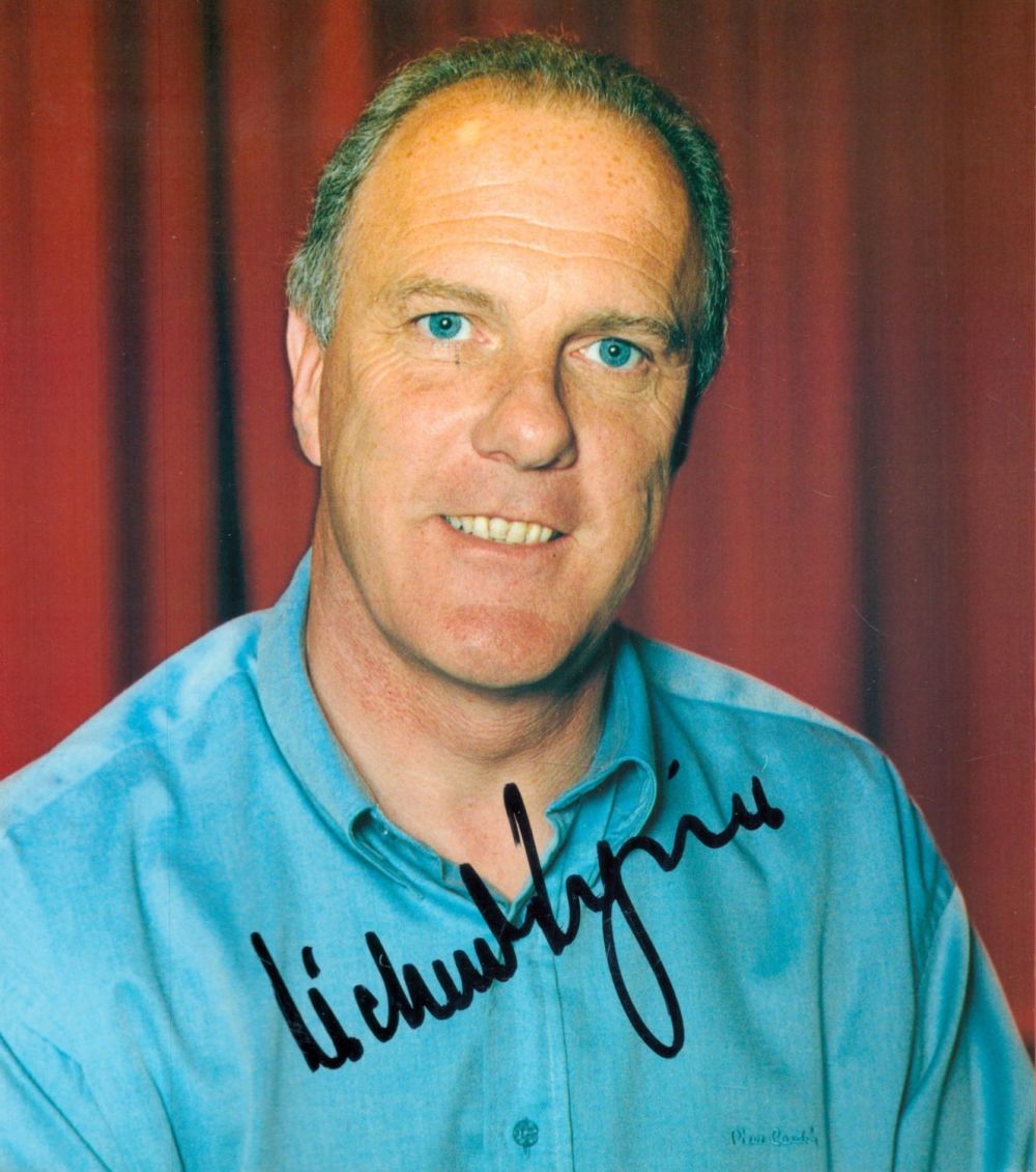 Lot 181: Richard Digance signed 10x8 colour photo. Digance is...