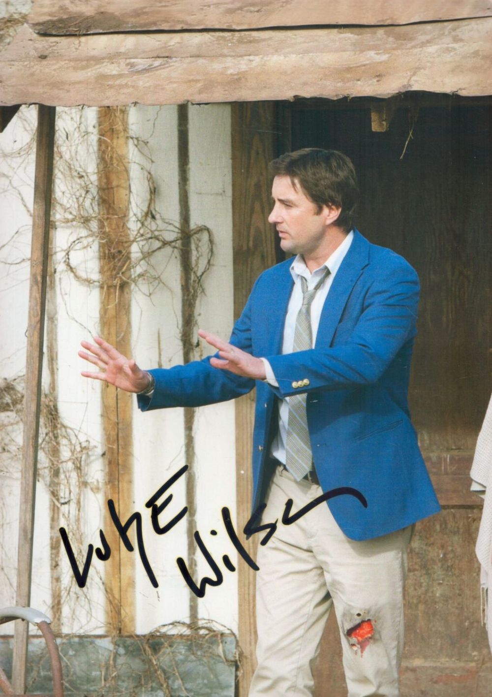Lot 183: Luke Wilson signed 12x8 colour photo. Wilson (born...