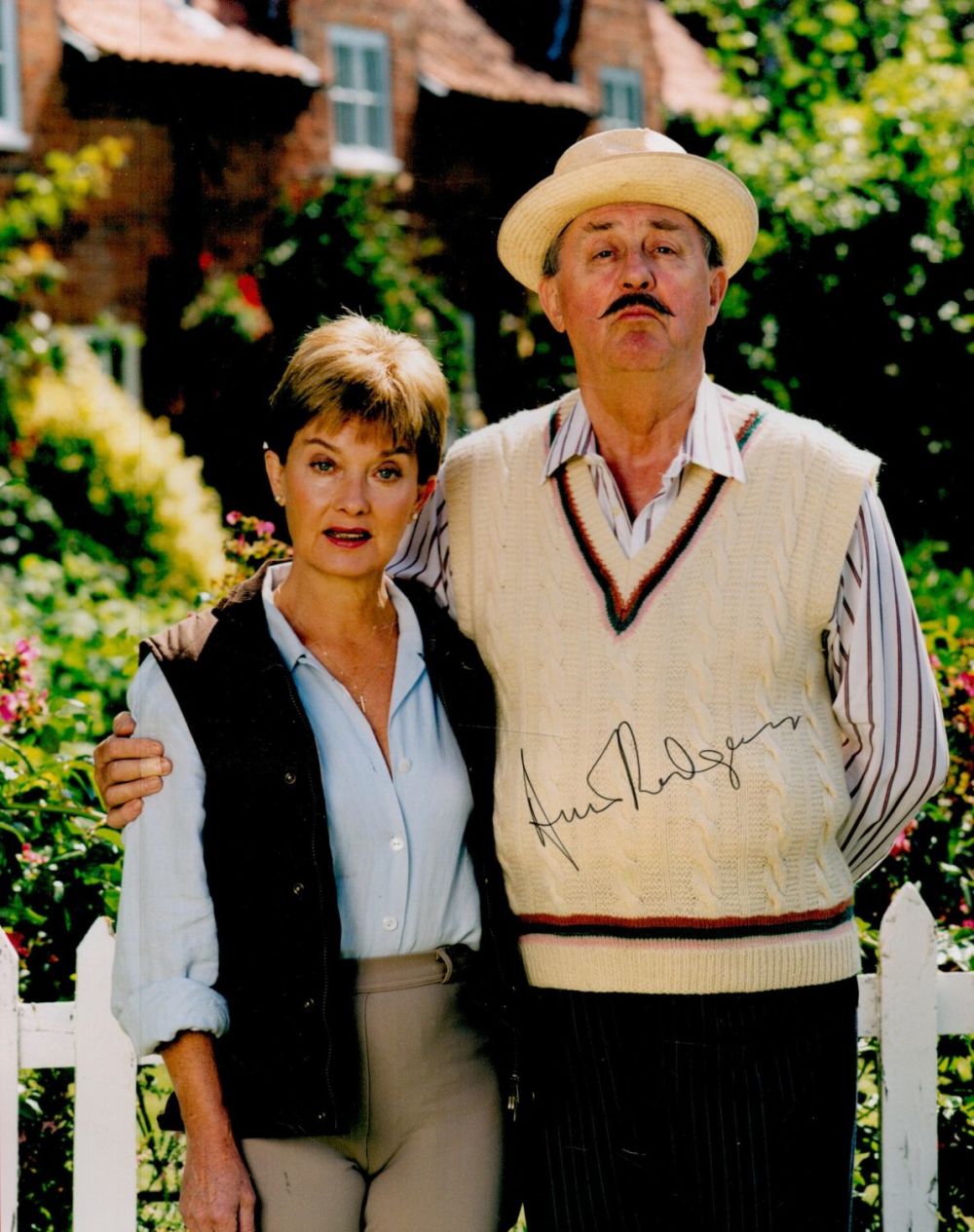Lot 259: Anne Rogers Signed 10x8 inch Colour Photo. Rogers...