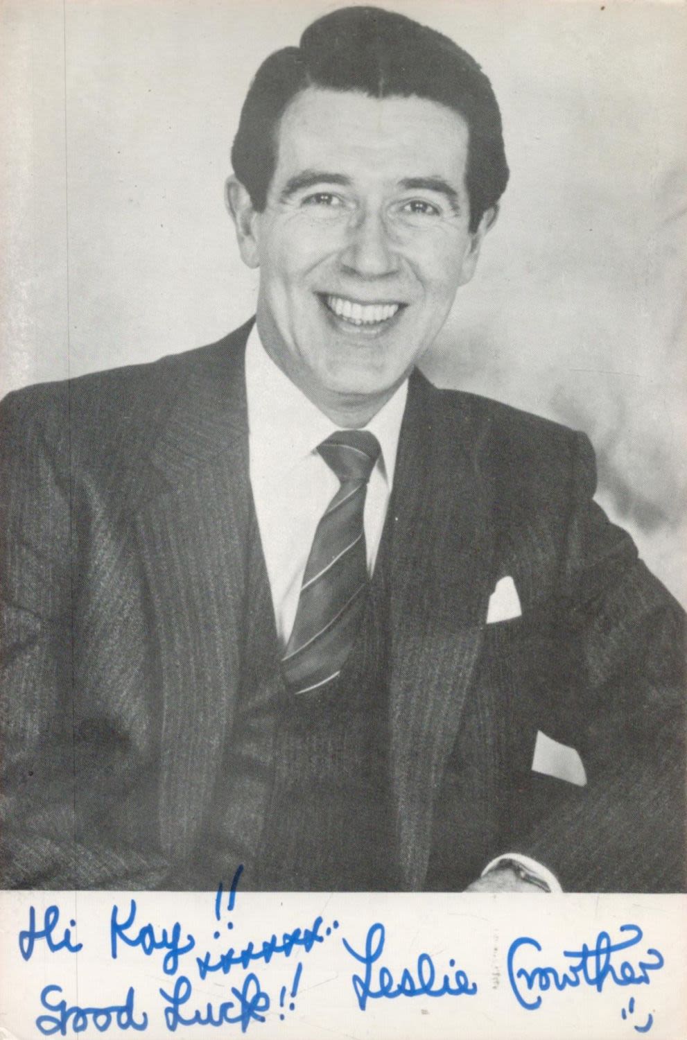 Lot 299: English Comedian Leslie Crowther CBE Signed 6x4 inch...