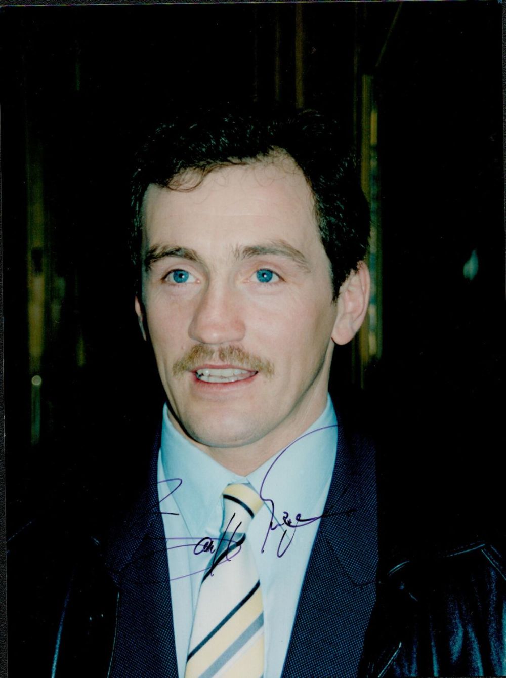Lot 336: Barry McGuigan signed 8x6 colour photo. Finbar Patrick...