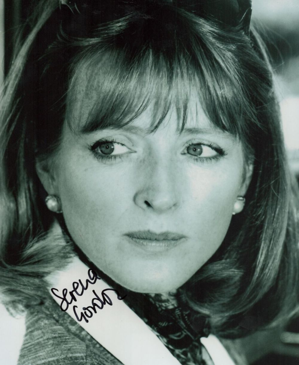 Lot 352: Bond Girl, Serena Gordon signed 10x8 black and...
